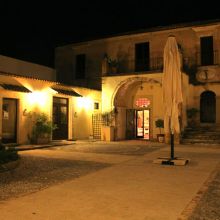 Agriturismo sea Noto_courtyard by night Agriturismo sea Noto_courtyard by night