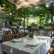 Wine country stay Etna_restaurant Wine country stay Etna_restaurant
