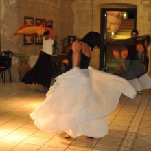 Wine country stay_Apulian traditional dance Pizzica Wine country stay_Apulian traditional dance Pizzica