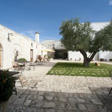 Country stay Ostuni_courtyard Country stay Ostuni_courtyard